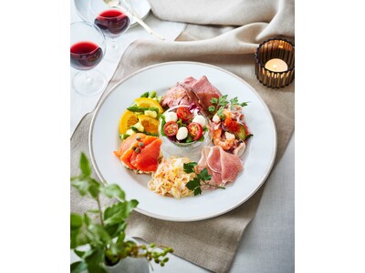 クリスマスは、やっぱりRF1で。店頭販売メニューの一部をご紹介。予約なしでも購入可能！サラダ、チキン、料理、セットなどを品揃え。