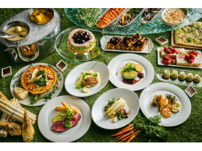 ホワイトアスパラガスを添えたローストビーフなど6種から選べるメインと約20種の春食材の前菜＆チェリーや抹...