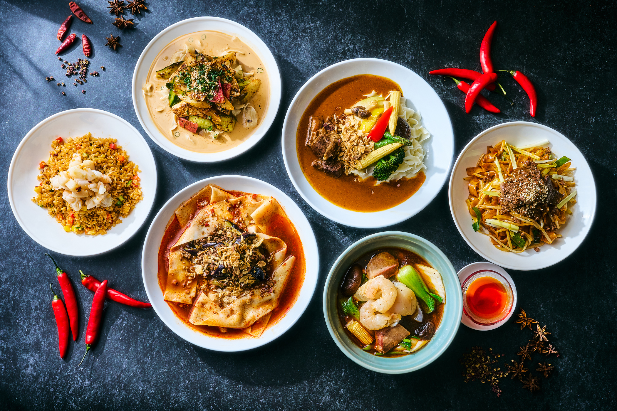 麻辣スープ麺や冷やし四川スープ麺など“痺れ・旨辛・ひんやり”が食欲を刺激する中国料理と5種類のカレーパンが新登場　酷暑を乗り切る！スパイシーメニュー