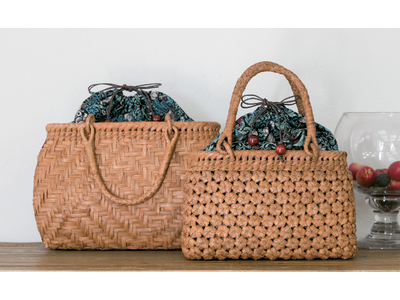 モリスファブリックの山葡萄かごなどお出かけグッズをディノスが販売開始