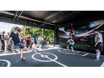 サッカーのpk戦をバーチャル体験できる新vrコンテンツ Galaxy Shoot Out Vr が日本初上陸 人気のar絵文字体験に フットボールエディションが新登場 企業リリース 日刊工業新聞 電子版