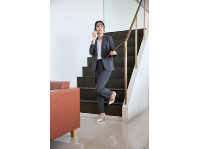 洗えるリネンライクで夏のビジネスをもっと軽快に！お買い求めやすく！「SOFFICE リネンライクスーツ」...