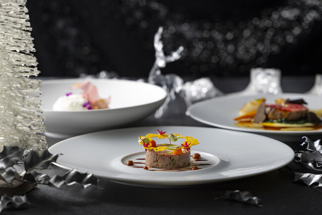 コンラッド東京、各レストランにてクリスマス限定ディナーメニューを提供