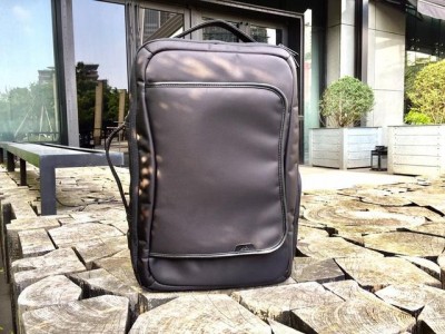 ビジネスも旅行もこれ１つで！超多機能「JNA SPEED Backpack」 企業