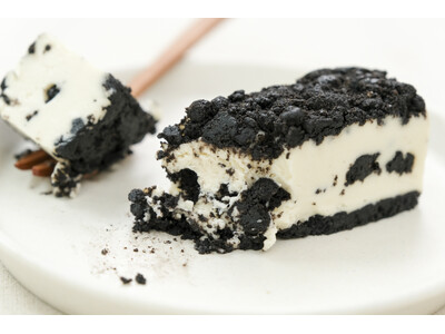 【ハイブリッドスイーツ】濃厚チーズとザクほろココア、異なる食感がひとつに。『ふたつのおいしさ クッキー＆クリームチーズケーキ』をスナックミーオンラインストアで期間限定発売