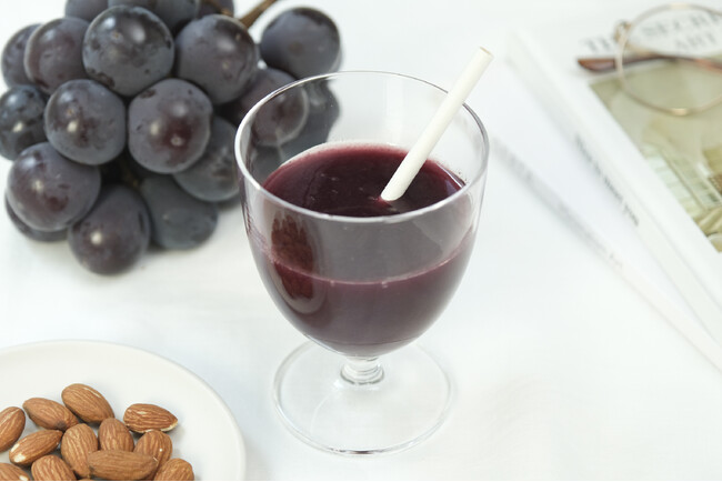 長野県産『ナガノパープル』70％使用の『とろんと濃い果実感 長野県産ぶどうジュース』をスナックミーオンラインストアで期間限定発売