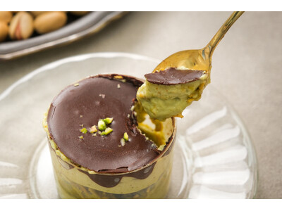 【ザクッ、とろり、ほろ苦】話題のトレンドをケーキに。四層仕立ての『ザクとろドバイチョコケーキ』をスナックミーオンラインストアで期間限定発売