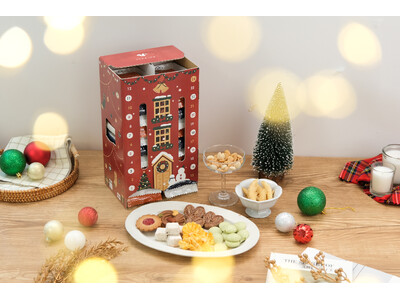 【毎日ひとつずつ、クリスマスまでのおたのしみ】24個のおやつとシークレットグッズを詰めた特製BOX。『Xmasカウントダウンカレンダー2026』をスナックミーオンラインストアで期間限定発売