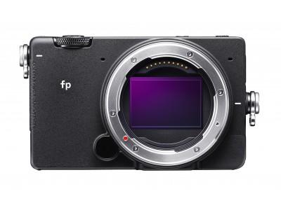 世界最小・最軽量、フルサイズセンサー搭載のミラーレスカメラ「SIGMA fp」と関連アクセサリーの発売日・価格を発表