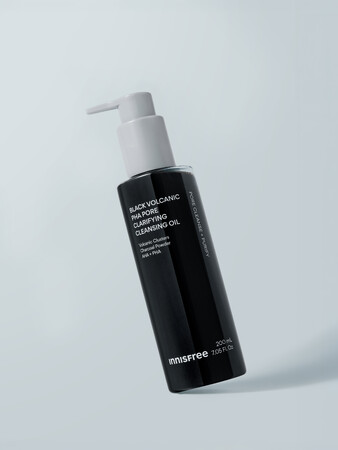 【INNISFREE】"毛穴掃除"で人気のクレイマスクから、メイクも毛穴汚れもW吸着する『ブラックヴォルカニック ポア クレンジングオイル』新登場 ~8月1日(土)よりオンライン発売~