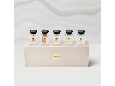 「アルマーニ プリヴェ」からギフトにも最適な、人気の香り5種のミニサイズセットと、3種のソープセットが2024年1月1日（月）より数量限定で登場。