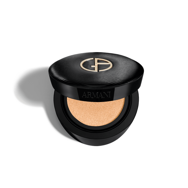 【アルマーニ ビューティ】から、シルクのように滑らかで、長時間続くツヤ肌*が叶うクッション ファンデーションが2025年8月8日に新登場