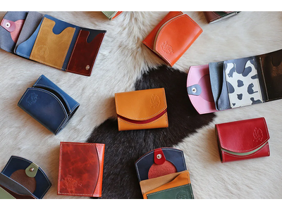 【11月限定・オーダー料0円キャンペーン開催中】栃木レザーでつくる「カラーオーダー小さいふ」。クリスマス前の12月20日までにお届けします。