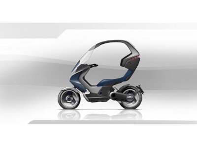 東京モーターサイクルショーにて、ルーフ付き2輪EV「Concept-E」など3台の電動モデルを世界初公開