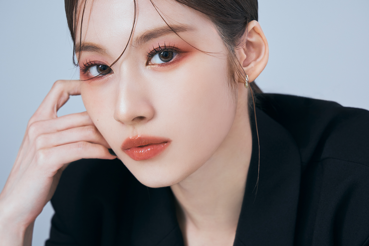 【YSL BEAUTY】TWICE SANA がスペシャル トークショーに登場！