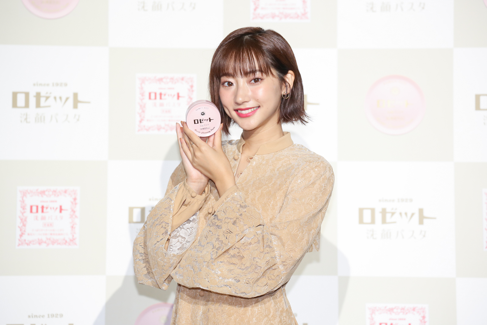 「ロゼット洗顔パスタ」“90周年”記念プレスイベント開催女優の武田玲奈さんをお招きし、肌に関するスペシャルトークセッションを開催！