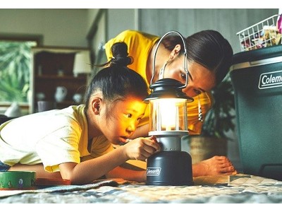 ウォームカラーの灯りがキャンプサイトを包み込みます、コールマンより充電式のLEDランタンが2種類登場