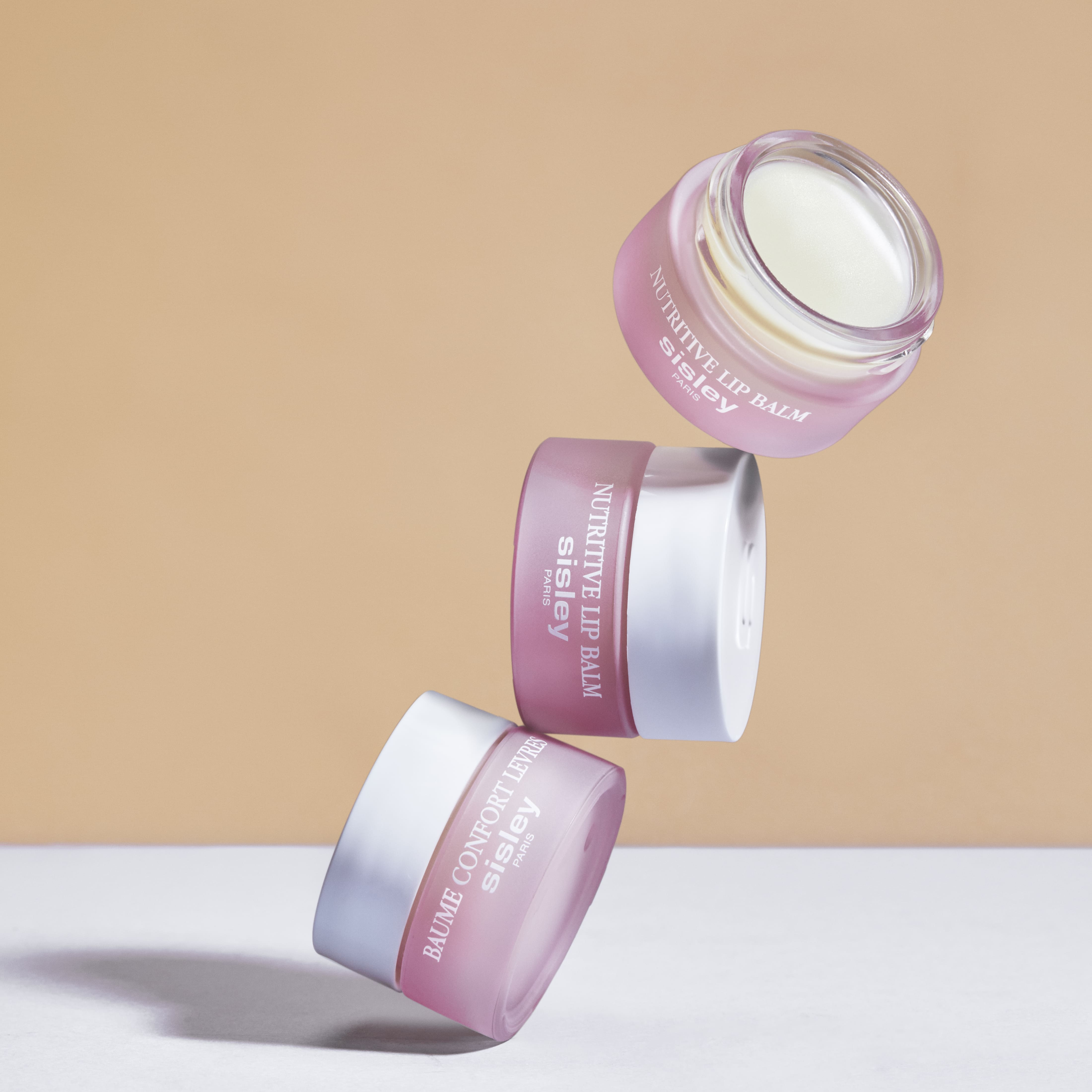 シスレー ロングセラーのリップ クリームが、エイジングケア*効果を兼ね備えてバージョンアップ