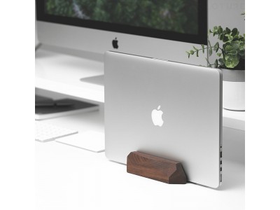 デスク周りをスッキリ整理 ポーランド デザインのノートpc用 木製スタンド Oakywood Laptop Dock をgloture Jpで販売開始 企業リリース 日刊工業新聞 電子版