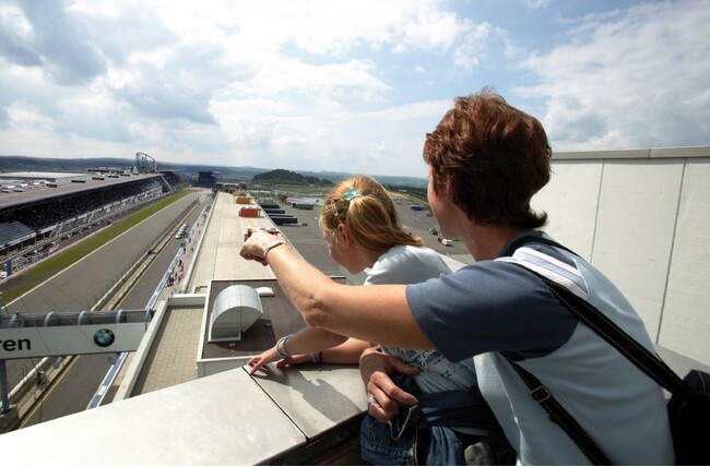 プレスリリース「自動車大国ドイツの魅力を満喫！モータージャーナリストと巡るドイツ車4大ミュージアムとニュルブルクリンクを訪ねるツアーを8月25日（月）14：00より発売」のイメージ画像