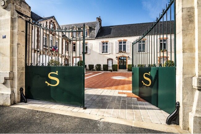 憧れのシャンパーニュ・メゾン「サロン」を特別訪問するツアーを3月19日（木）14:00より発売