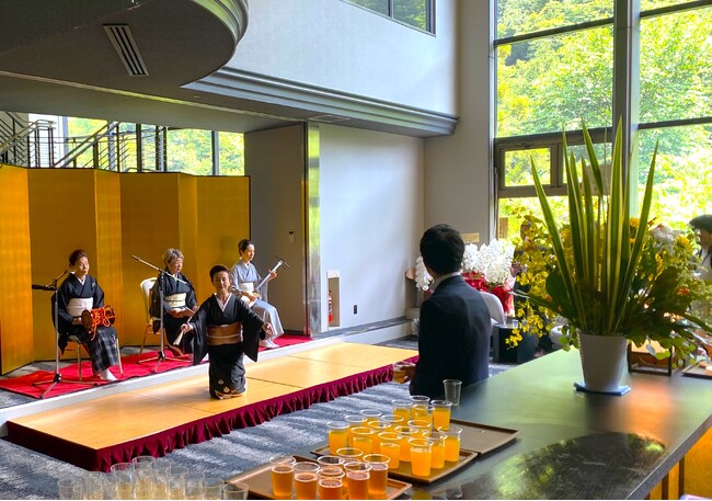 地元の皆様とオープンを祝う『山中温泉 河鹿荘』開業セレモニー、テープカットやレセプションパーティーも開催。