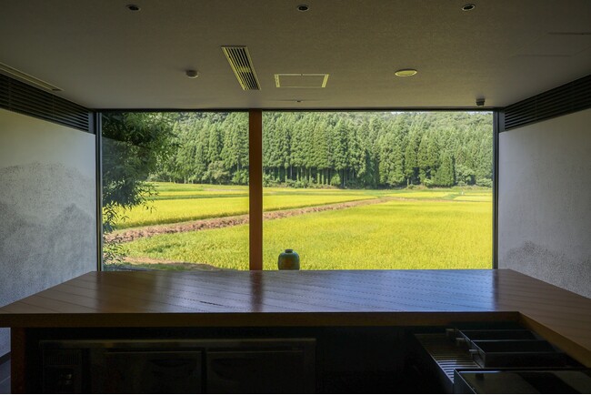 『山中温泉 河鹿荘』、名杜氏が率いる「農口尚彦研究所」の日本酒を楽しめる宿泊プランを開始