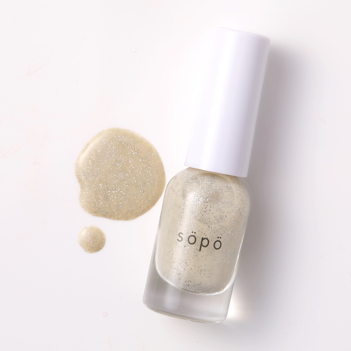 「sopo（ソポ）」初のホリデー限定ネイルが登場(ハート)イルミネーションにぴったりなグリッターネイルを12月13日(火)よりファミリーマートにて発売開始