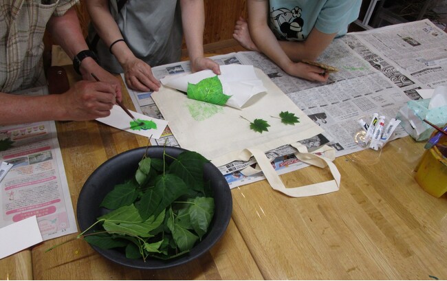 葉っぱの模様で彩る「エコバッグづくり」開催｜アルプスあづみの公園【大町・松川地区】