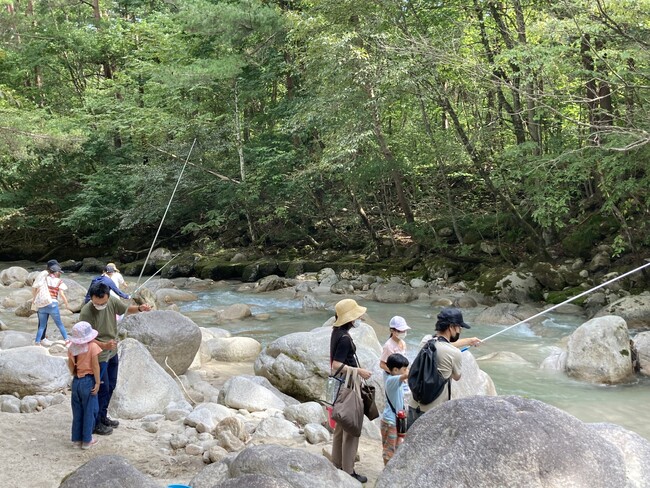 手ぶらで本格釣り体験「フィッシングガーデン」開催｜国営アルプスあづみの公園【大町・松川地区】