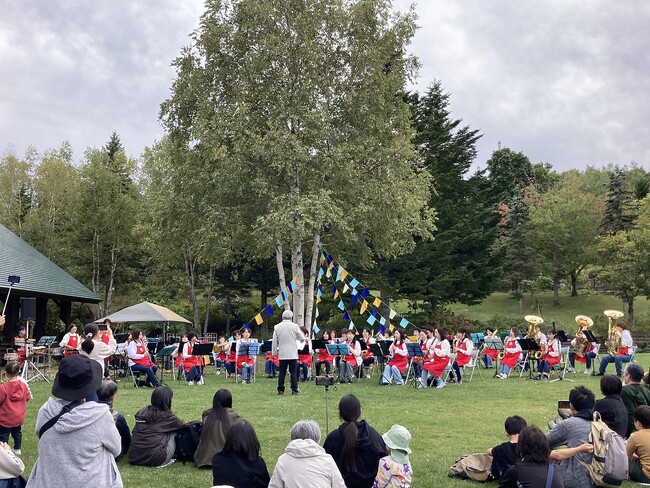 【コスモスが咲き誇る丘の上で“食”と“音楽”を楽しもう!】「たきの秋空文化祭2026」9/20(日)・21(月祝)開催!(国営滝野すずらん丘陵公園)
