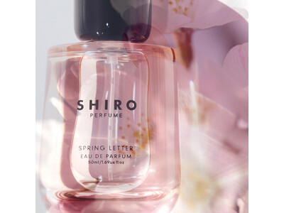 透明感あるフローラルの香りが春の訪れをいち早くお届けします。早咲きの桜 “春めき”をイメージした限定パフューム「SPRING LETTER」が登場。