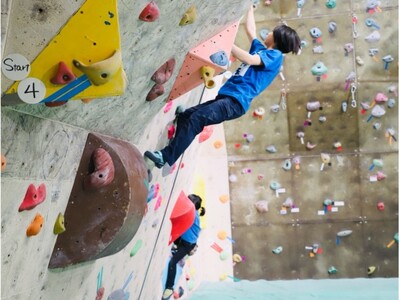 【国際自然環境アウトドア専門学校】 学内に国内最大級のクライミングウォール！学生が企画運営！クライミング...