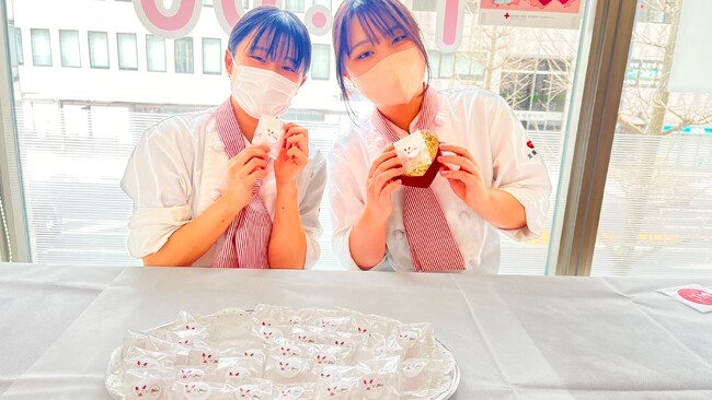【国際調理製菓専門学校】パティシエ学科がチョコレートで献血を応援