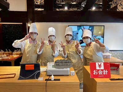 【国際調理製菓専門学校】新潟県西蒲原郡弥彦村の小麦を使用したパンの販売実習