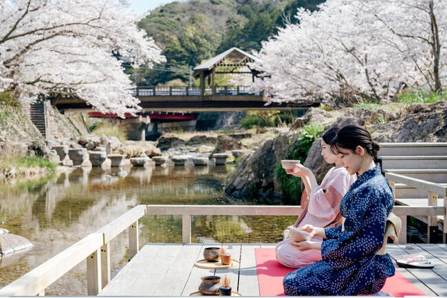 【あけぼのカフェ】長門湯本温泉の四季と文化に触れる温泉旅の新提案「どらやき茶かご ~ 季 (とき) の野点 ~」