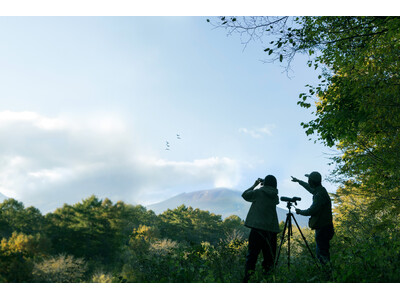 【星のや軽井沢】日本屈指の探鳥地、国設「軽井沢野鳥の森」を専門家と巡る「軽井沢バードウォッチングステイ」開催