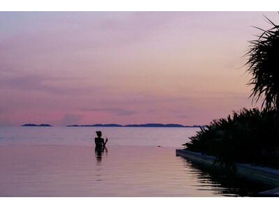 【星のや沖縄】避寒地 沖縄。豊かな海を優雅に満喫する、冬の贅沢旅を提案