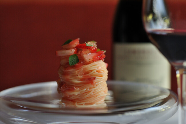 【リゾナーレ】旬の苺と春野菜が彩る「春色の一皿」を。全国4つのリゾナー…