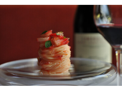 【リゾナーレ】旬の苺と春野菜が彩る「春色の一皿」を。全国4つのリゾナーレで、芽吹きを味わう春限定ディナーを提供