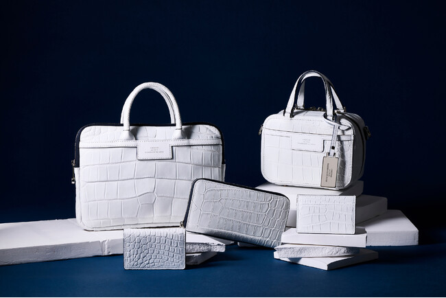 鞄の産地 豊岡発!旅がテーマの上質なバッグブランド CREEZAN が 10周年を記念し、稀少なクロコダイルレザーを採用した最上位シリーズ「BLUE MOON」を新発売!