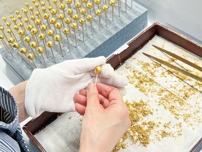 箔押し職人の技を間近で体感！金箔の魅力にふれて楽しむ「箔の日2025」 in 箔座日本橋