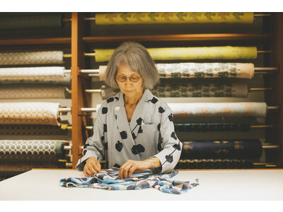 夫に先立たれ79歳でミナ ペルホネンのショップ店員へ、85歳の今も現役！『85歳、「好きなこと」を続けるごきげん暮らし』（11/19発売）