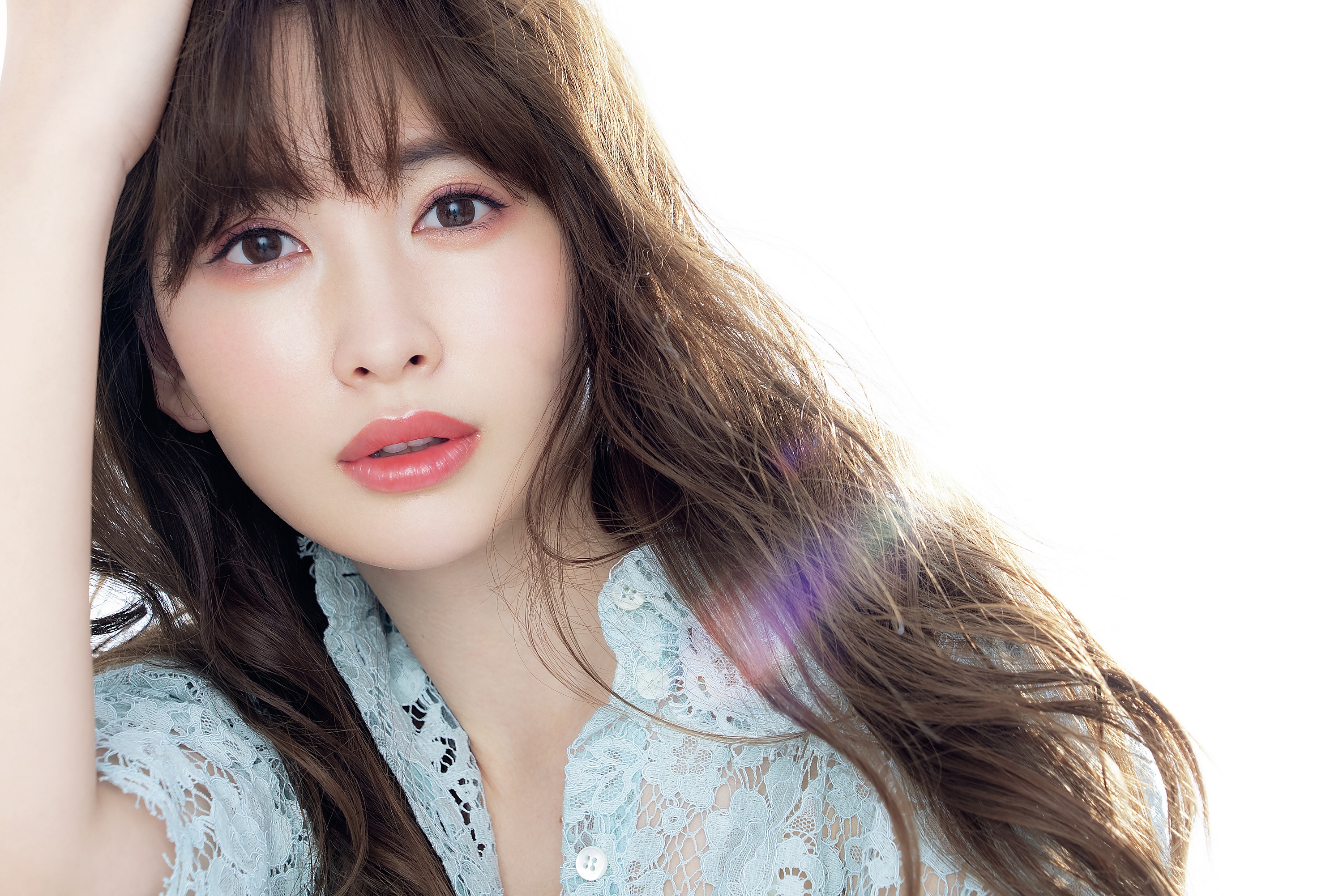 「ドルチェ＆ガッバーナ ビューティ」小嶋陽菜さんが、季節を先取る幸せな春色リップラッカーを紹介 in MAQUIA