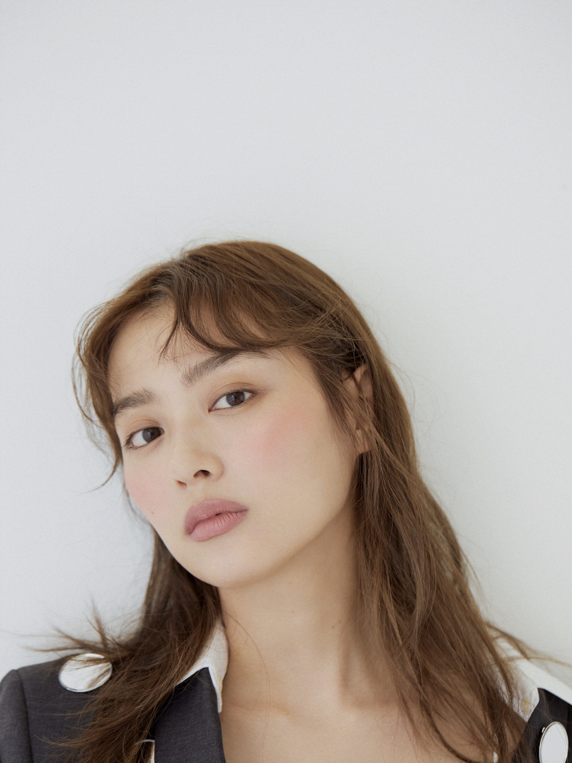 内田理央さんが7月22日発売の新チークを使った“今”の空気感を叶えるメイクで登場。 in ドルチェ＆ガッバーナ ビューティ プレス