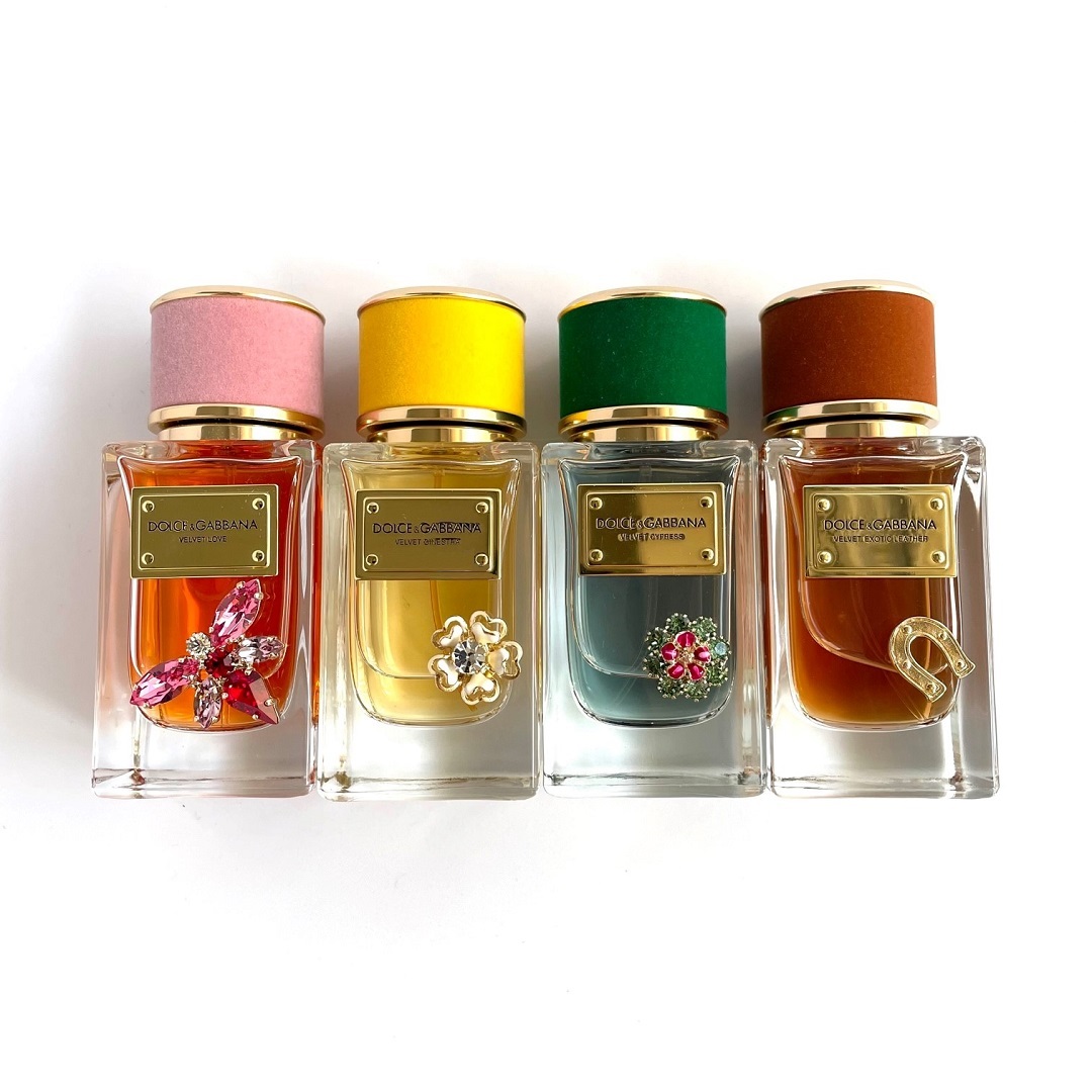 ホリデーの贈り物。厳選された上質な香りに、自分だけのGEM STONEをカスタマイズ。#ドルガバコスメ