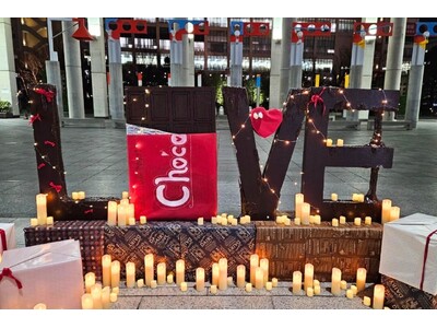 約2000個のLEDキャンドルでバレンタイン空間を演出。梅田スカイビルで学生主体のキャンドルイベント