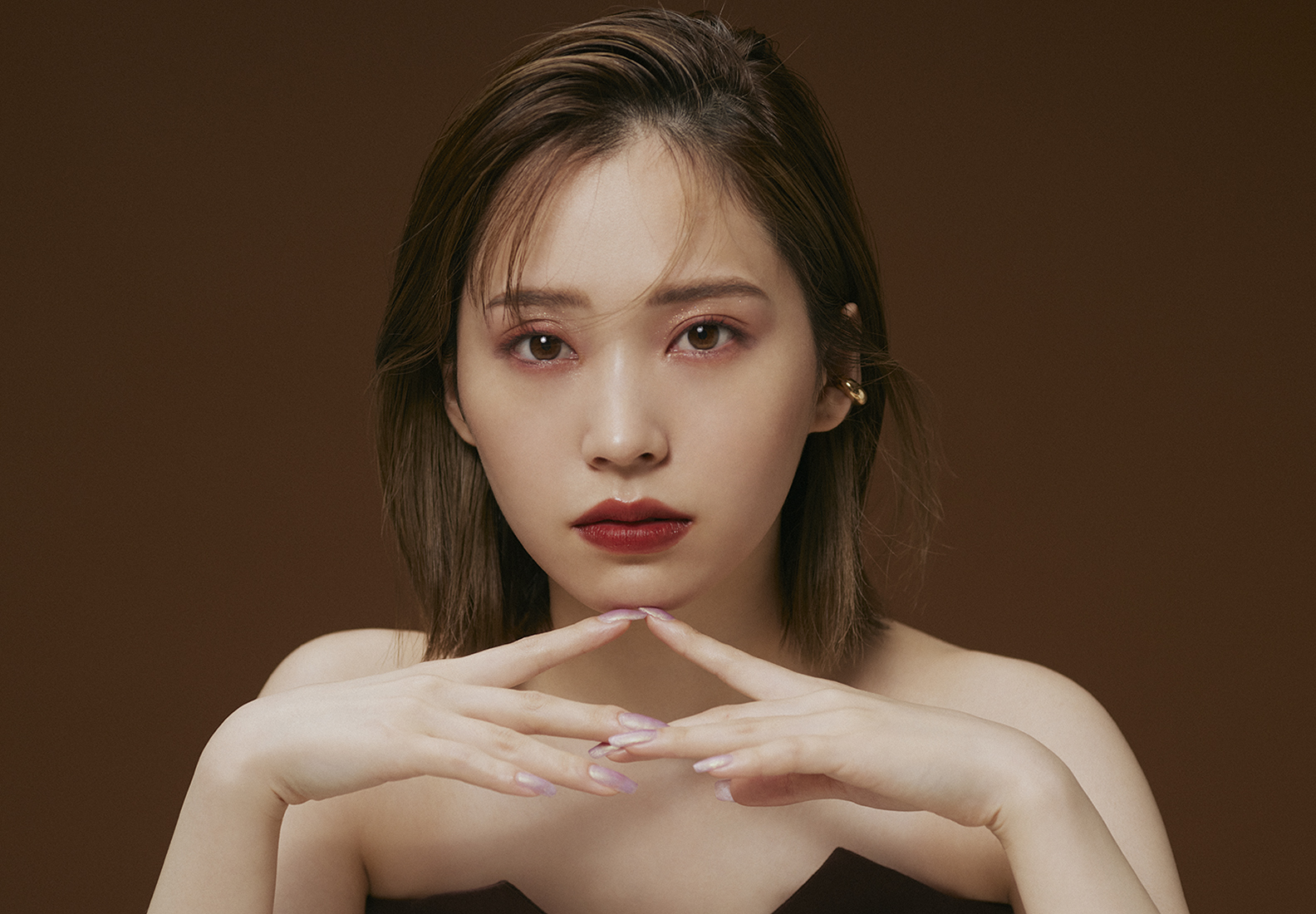 キラめく儚げアイに、ぷるんな唇 『レブロン ジェリー ティント リップカラー』＜新製品＞全6色　各1,430円（税込） 『レブロン ダズル アイシャドウ クアッド』＜新製品＞全3色　各1,430円