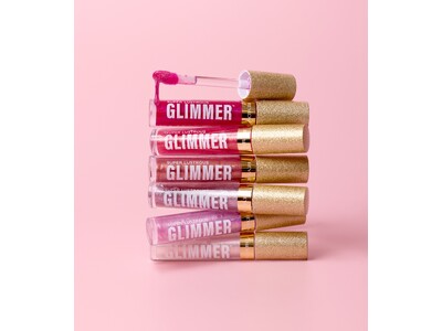 あの輝きが、ついに定番に！キラめきにうっとり、まばゆい輝きをまとう 「星屑リップグロス」が再登場！新色2色も仲間入り。