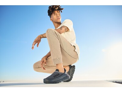 ラクに履く。ラクに歩く。 HOKAから、サステナブル素材を採用し、3つのパーツで構成したスリッポン「RESTORE TC」が8月1日より発売！